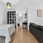 Calme Et Confortable Au Bord Du Canal