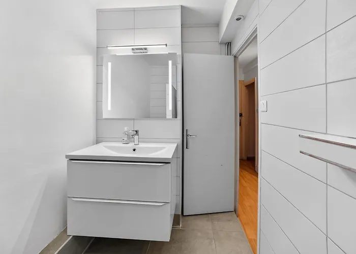 Calme Et Confortable Au Bord Du Canal Apartamento *