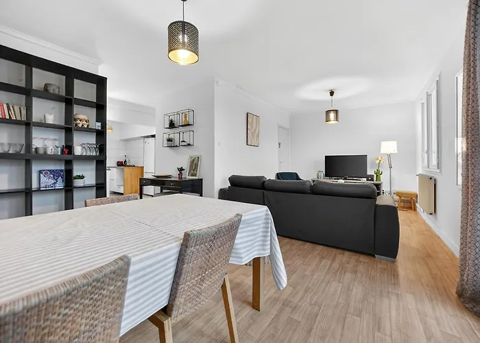 Calme Et Confortable Au Bord Du Canal